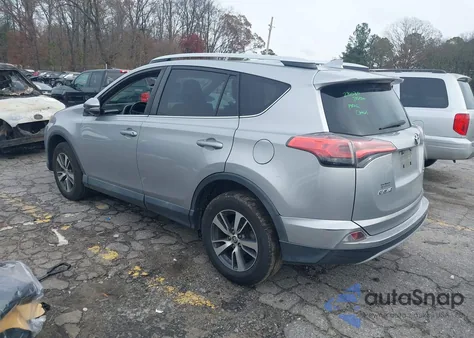 2016 Toyota Rav4 Xle z USA, uszkodzony, nr VIN 2T3WFREV2GW261539